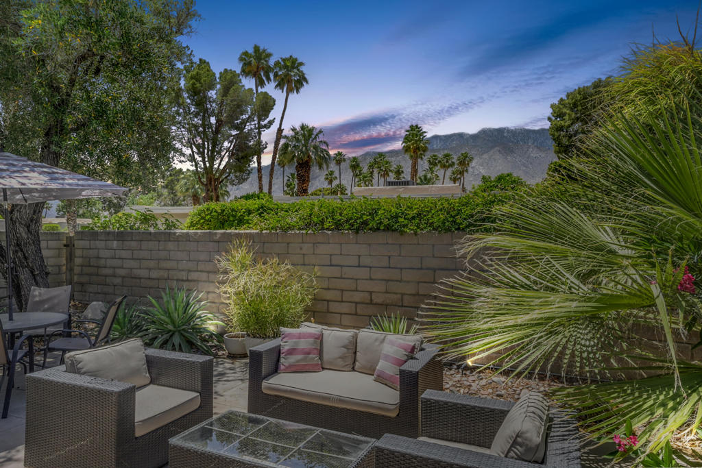 2006 E Sandalwood Drive