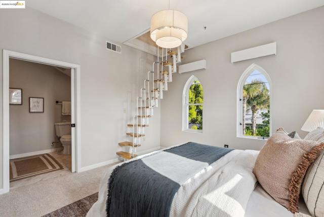 6300 Shattuck Ave, Oakland CA: https://media.crmls.org/mediaz/7ae82249-1376-438d-841a-4bd0a113241f.jpg