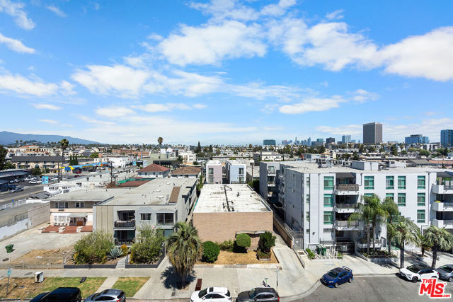 321 Oxford Avenue, Los Angeles, California 90010, 3 Bedrooms Bedrooms, ,2 BathroomsBathrooms,Condominium,For Sale,Oxford,24422259