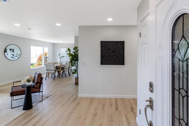 6919 Wilson Way, El Cerrito CA: https://media.crmls.org/mediaz/7ae8f973-c61c-4fcc-b3a6-873b7cb76328.jpg