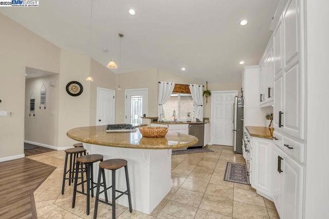1864 Dune Point Way, Discovery Bay CA: https://media.crmls.org/mediaz/7ae934f7-994c-4178-ac2a-0fa78e3d50a5.jpg