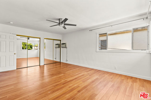 272 S Doheny Drive, Beverly Hills CA: https://media.crmls.org/mediaz/7ae9654e-5c67-4eba-b288-bd47885f2e9e.jpg