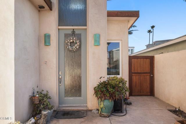 1322 Weymouth Lane, Ventura CA: https://media.crmls.org/mediaz/7ae9719a-3eb5-4872-bc0c-cde67771b4c5.jpg