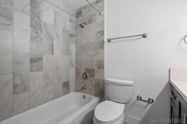 10212 Caminito Pitaya, San Diego CA: https://media.crmls.org/mediaz/7ae9a4ac-6b0a-4e7d-91a4-e33d47d08ec4.jpg
