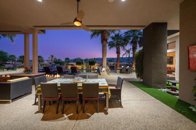 8 Ledgestone Lane, Rancho Mirage CA: https://media.crmls.org/mediaz/7aea952c-71c1-48b0-8242-7fa53fc80c2e.jpg