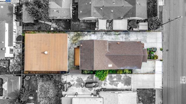 1672 Crescent Avenue, Castro Valley CA: https://media.crmls.org/mediaz/7aeb00ee-0023-4546-a0cd-33b69a392953.jpg