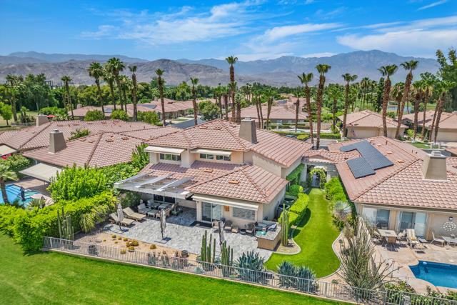 187 Kavenish Drive, Rancho Mirage CA: https://media.crmls.org/mediaz/7aeb0709-dcf2-45ce-921b-85e9ee1cb46b.jpg