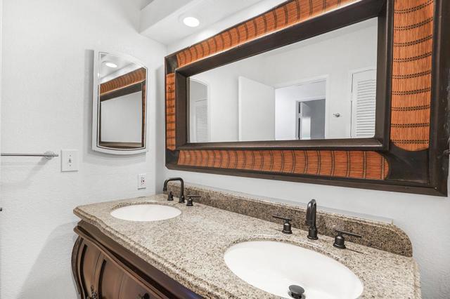 4250 El Camino Real, Palo Alto CA: https://media.crmls.org/mediaz/7aec62e0-8e60-422d-b60a-87148299768b.jpg