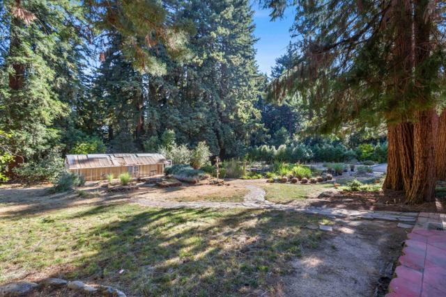22370 Old Santa Cruz Highway, Los Gatos CA: https://media.crmls.org/mediaz/7aec7bd8-58bd-4fbb-b659-142b25a43bc1.jpg