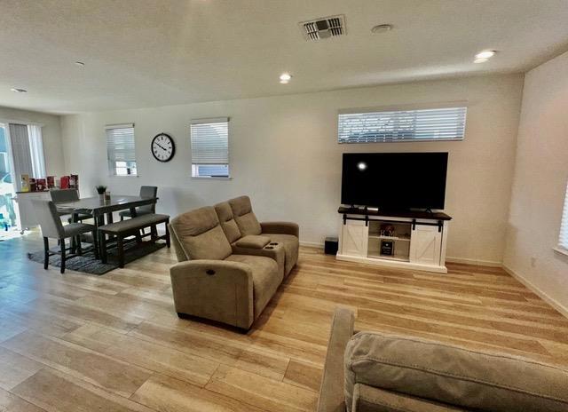 5517 Malibu Palm Court, Sacramento CA: https://media.crmls.org/mediaz/7aed1b60-5abf-4347-a693-af1bef05153f.jpg