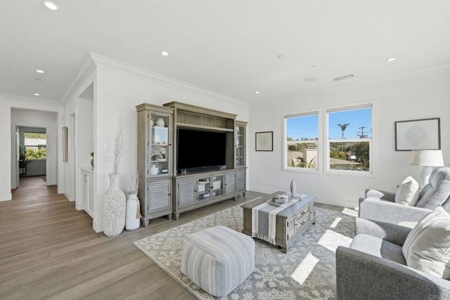 Detail Gallery Image 26 of 74 For 374 Fulvia St, Encinitas,  CA 92024 - 4 Beds | 4/1 Baths