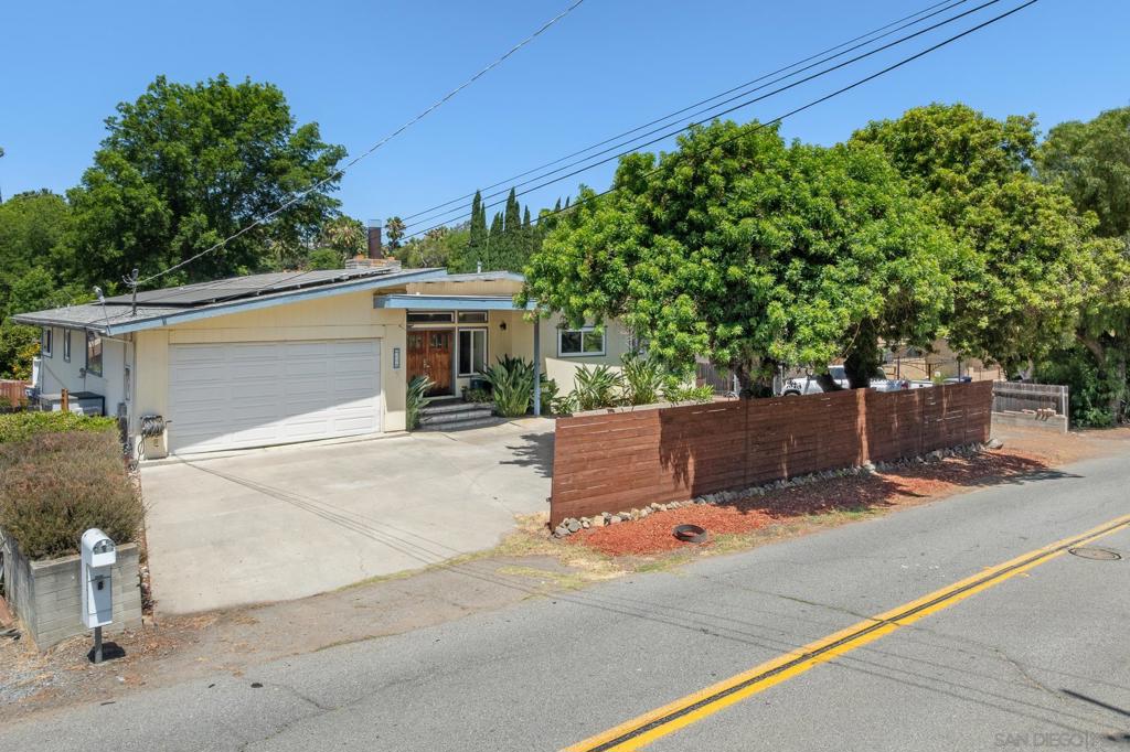 4236 Camino Paz