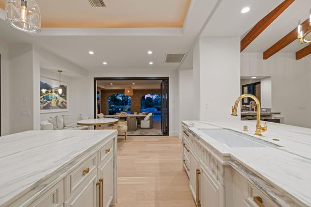 80740 Via Portofino, La Quinta CA: https://media.crmls.org/mediaz/7aedcd82-e75e-4162-86fe-f1771d683548.jpg