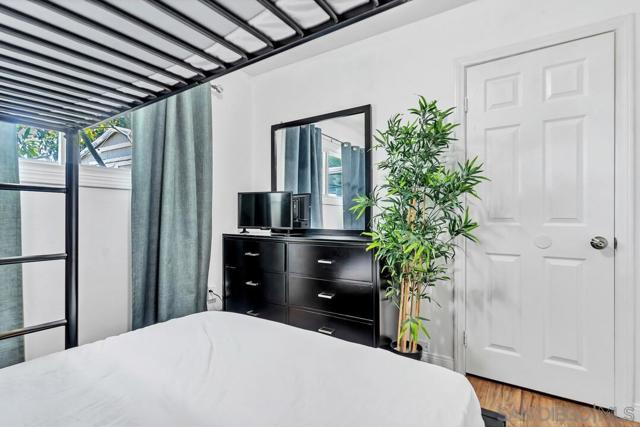 6438 Lake Atlin Ave, San Diego CA: https://media.crmls.org/mediaz/7aef2eb3-9790-4aef-9d43-5ffc35a0da53.jpg