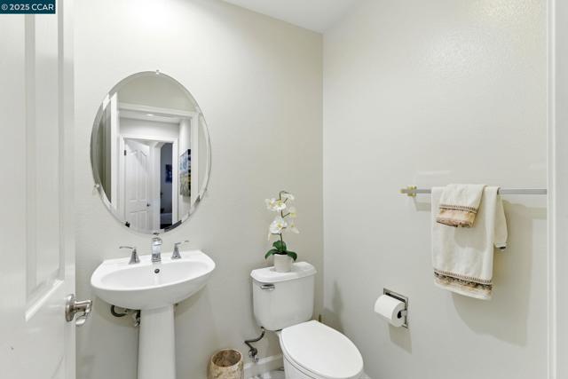416 Ustilago Ct, San Ramon CA: https://media.crmls.org/mediaz/7aef4f17-49f0-4b54-870d-f7c34be7e41c.jpg