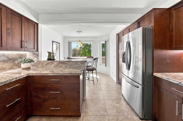 752 Vista Lago Drive N, Palm Desert, CA 92211