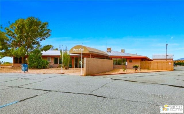 69490 Parkside Drive, Desert Hot Springs CA: https://media.crmls.org/mediaz/7aeffdb6-5c19-4f5d-bd89-df5146fa942e.jpg