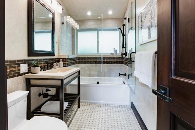 40 Tagus Court, Portola Valley CA: https://media.crmls.org/mediaz/7af18ac1-898a-4e11-8b4f-e5b718994646.jpg