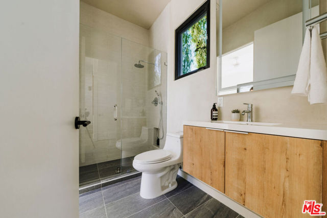 3440 Cattaraugus Avenue, Culver City CA: https://media.crmls.org/mediaz/7af1e1f4-987c-47fd-8b13-3b7e5c5ac172.jpg