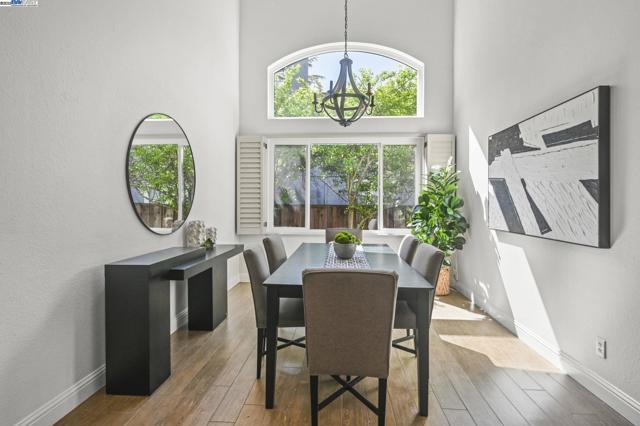 105 Creighton Way, Danville CA: https://media.crmls.org/mediaz/7af2565b-e1a5-42c5-919e-714cfa975fca.jpg