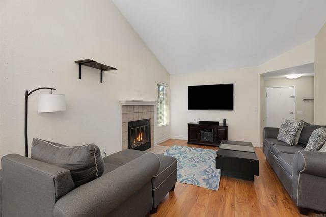 Detail Gallery Image 6 of 22 For 8449 Snow White Dr, El Cajon,  CA 92021 - 3 Beds | 2 Baths