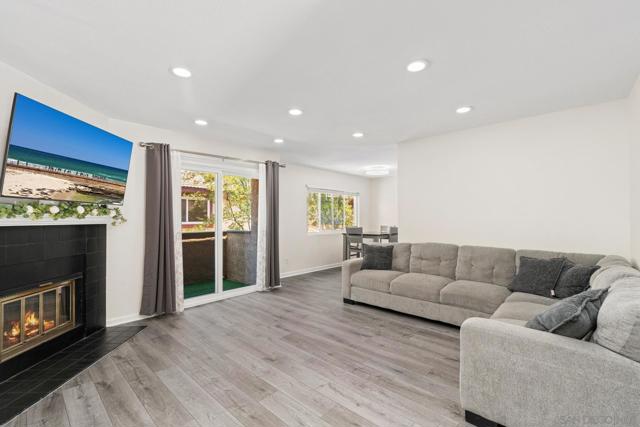 10794 Jeanne Ter, Santee CA: https://media.crmls.org/mediaz/7af34b12-8317-4d31-9299-e5903cddfca2.jpg