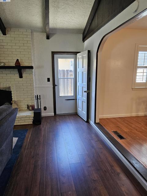 40575 Blacow Road, Fremont CA: https://media.crmls.org/mediaz/7af3a49f-5276-4625-92b0-d4debba8d321.jpg