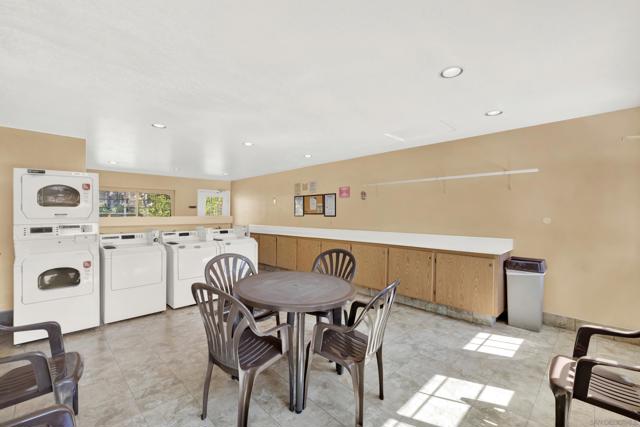 10357 Azuaga St, San Diego CA: https://media.crmls.org/mediaz/7af3efd4-65f3-4d5e-849b-ec4a36e854d6.jpg