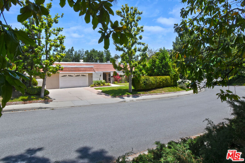 23637 Park Belmonte