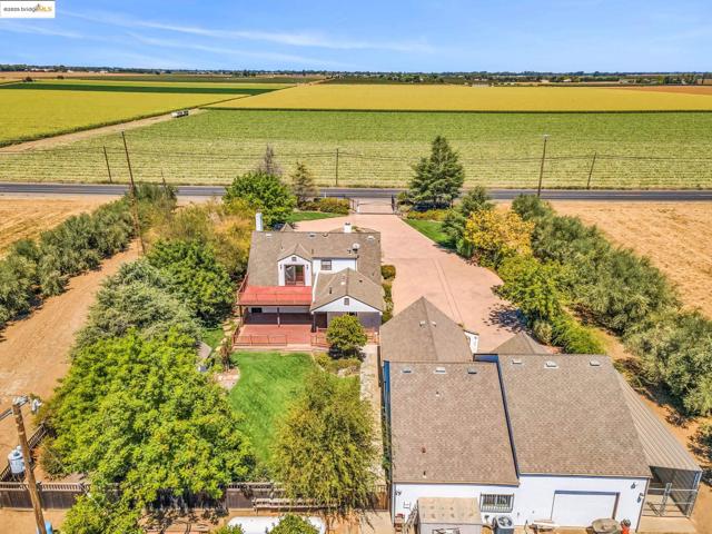 11081 BRENTWOOD BLVD., Brentwood CA: https://media.crmls.org/mediaz/7af577ef-94ef-499f-8ad1-574ce2e29250.jpg