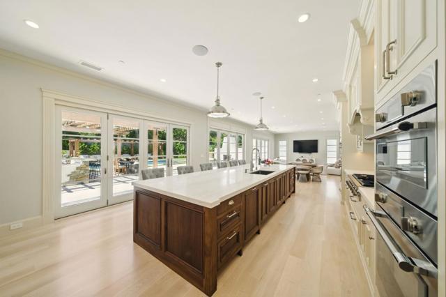 830 Bromfield Road, San Mateo CA: https://media.crmls.org/mediaz/7af5fad7-945e-46f7-a927-bb687be86dbd.jpg