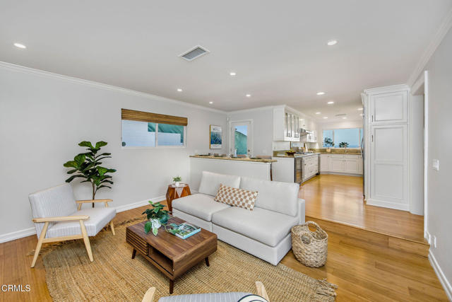 Detail Gallery Image 16 of 31 For 941 Buena Vista St, Ventura,  CA 93001 - 3 Beds | 2 Baths