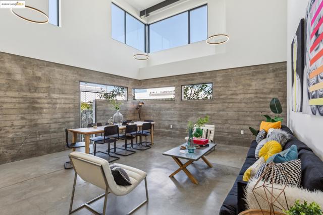 809 Folger Ave, Berkeley CA: https://media.crmls.org/mediaz/7af643d6-a353-4483-beb9-14bed1fbcc15.jpg