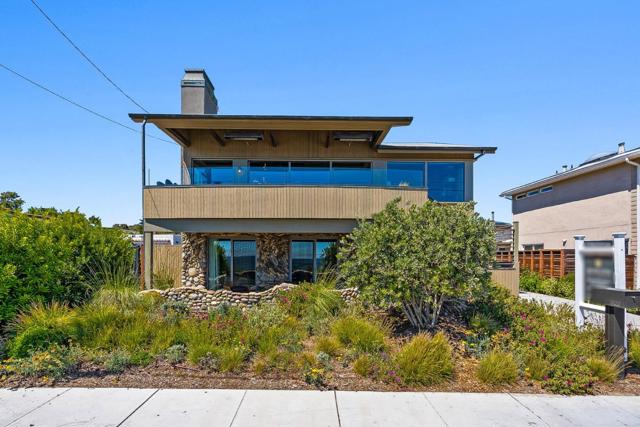 1122 W Cliff Drive, Santa Cruz CA: https://media.crmls.org/mediaz/7af749b0-f0ce-42ec-87ec-a52ea731acce.jpg