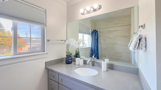 Image 42 of 55 For 311 Cima Dr  
