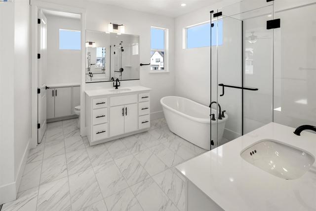 16 Grey Whale Place, Bethel Island CA: https://media.crmls.org/mediaz/7af8e305-ecda-4e6a-97f2-cba83a475a0f.jpg