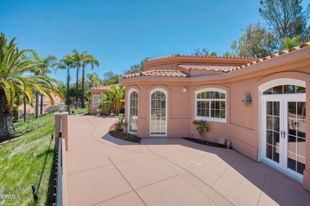 1690 Calle Tierra Vista, Camarillo CA: https://media.crmls.org/mediaz/7af933a6-1e4e-423c-b3b2-3460354ff3a9.jpg