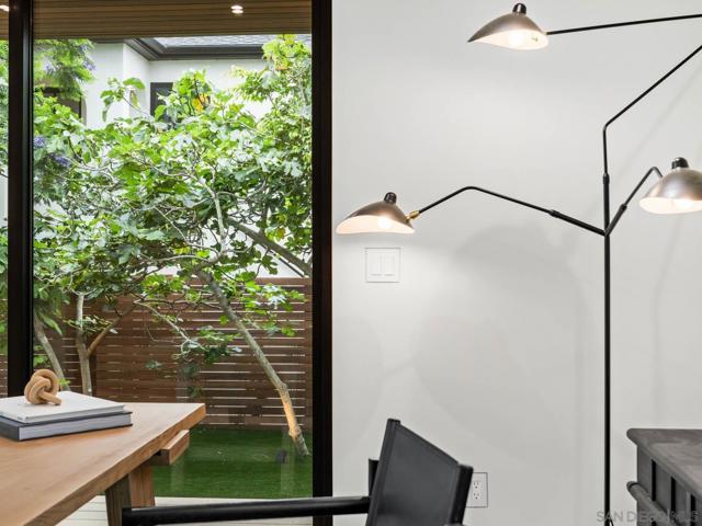 7372 76 Fay Ave, La Jolla CA: https://media.crmls.org/mediaz/7afa0709-5af7-46fc-8e42-27bd8dafc701.jpg