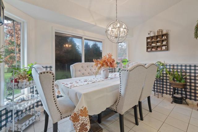 2920 Aspen Glow Lane, Redding CA: https://media.crmls.org/mediaz/7afa1435-1c50-4966-b7be-8c1383f2cfed.jpg