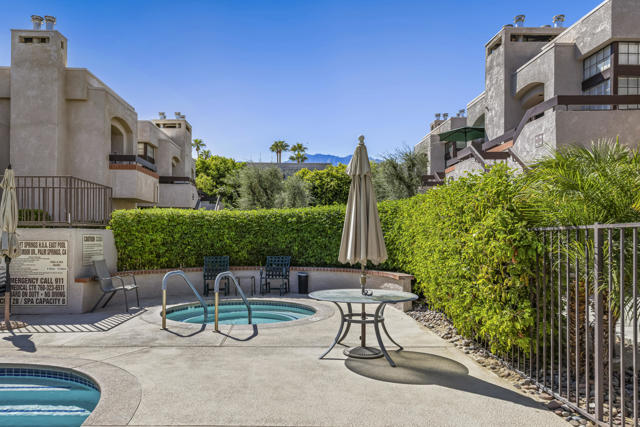 2601 S Broadmoor Drive, Palm Springs CA: https://media.crmls.org/mediaz/7afa3ef0-b656-4b23-85fe-916794e5a541.jpg