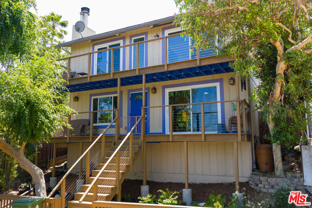 353 Mavis Drive, Los Angeles CA: https://media.crmls.org/mediaz/7afa467e-ce2e-46c2-84f3-f0125a29d02a.jpg