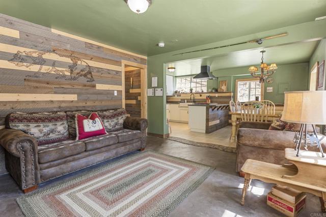 Detail Gallery Image 10 of 33 For 43400 Sheephorn Rd, Big Bear Lake,  CA 92315 - 3 Beds | 2 Baths