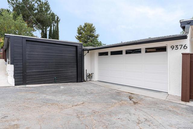 9376 Starcrest Dr, Santee CA: https://media.crmls.org/mediaz/7afab92b-4b93-4571-bd84-cd2dd015a77f.jpg
