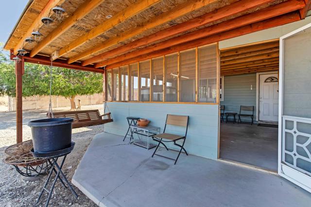 55540 Shannon Road, Landers CA: https://media.crmls.org/mediaz/7afaffe1-304e-4e79-a2f0-4f298c16cf4b.jpg