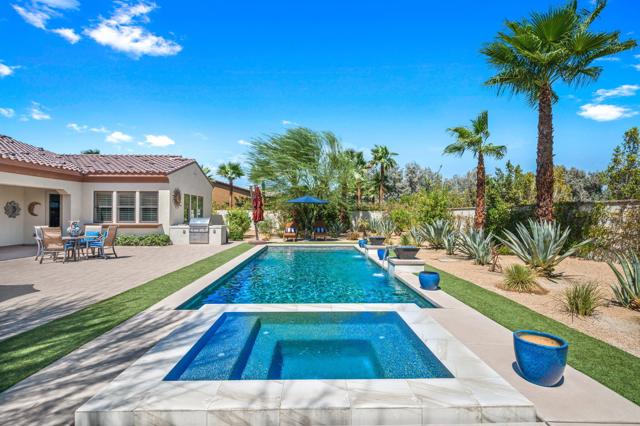 11 Alicante Circle, Rancho Mirage CA: https://media.crmls.org/mediaz/7afb7054-b7f0-42ef-b355-f06a350bcd6b.jpg