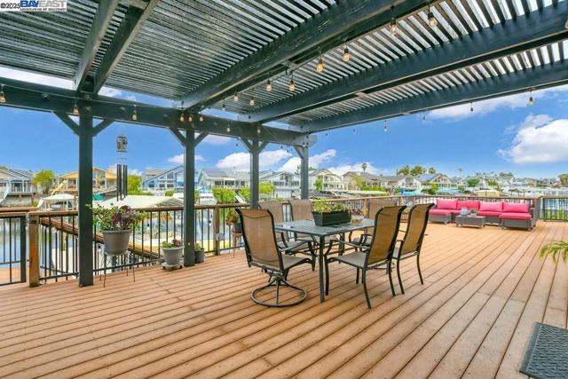 4691 Spinnaker Way, Discovery Bay CA: https://media.crmls.org/mediaz/7afb9554-49df-4e8e-886d-b6b273d18c0a.jpg