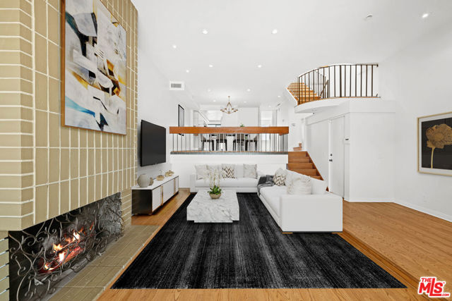 357 S El Camino Drive, Beverly Hills CA: https://media.crmls.org/mediaz/7afb9e3b-9d59-46c4-bc04-d1ce1dfcdf7f.jpg