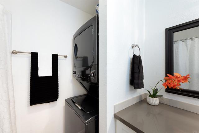 1460 Seacoast Drive, Imperial Beach CA: https://media.crmls.org/mediaz/7afc2003-d8e7-4778-9024-3d5bdd14ae2d.jpg