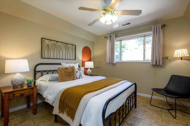 1720 Hillman Avenue, Belmont CA: https://media.crmls.org/mediaz/7afc638f-9a75-45d8-9845-50ecc845cf2f.jpg