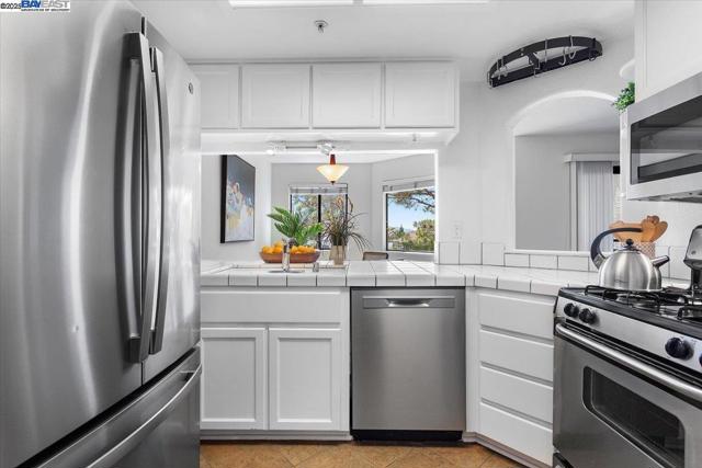 21103 Gary Dr, Hayward CA: https://media.crmls.org/mediaz/7afc6eeb-91c3-41d7-8dca-0469defc343a.jpg